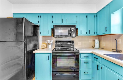 Plantation House | Treetop Oasis – 4 Bedroom | 3 Bath | Sleeps 8