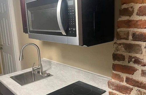 Treme Apartment | Treme 1BR Apt B- near Hospital & CBD