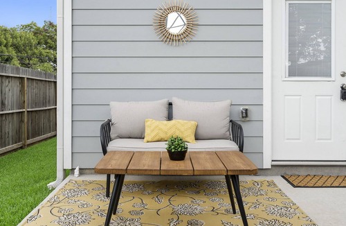 Northside House | Trendy 2 story town home close to downtown!