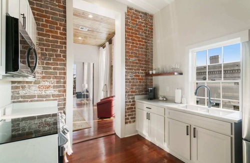 Faubourg Marigny Apartment | Trendy Marigny Apt with Balcony on Frenchmen