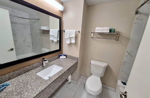 Read Boulevard East Hotel | Trident Inn & Suites, New Orleans