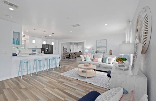 Jacksonville Beach House | Tropical Modern | Pool, Walk to Beach, 2 En Suites
