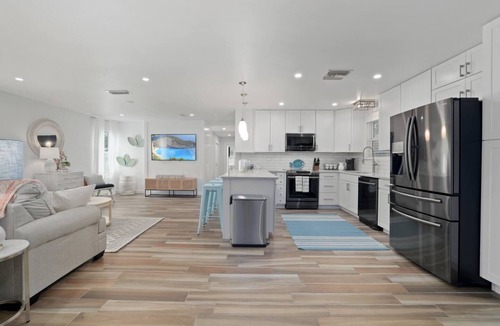 Jacksonville Beach House | Tropical Modern | Pool, Walk to Beach, 2 En Suites