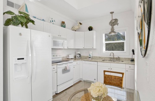 Ono Island Condo | Tropical Therapy is good for what ails you!