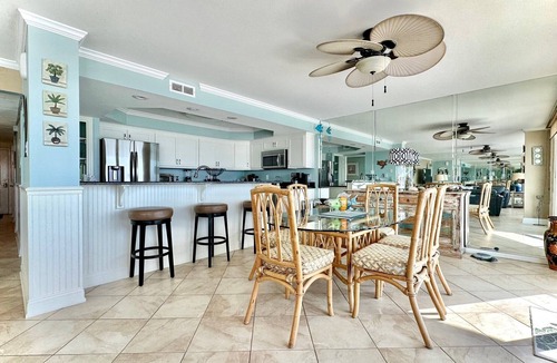 Holiday Beach Condo | TRULY the BEST VIEW! Free Beach Chairs! PW 406