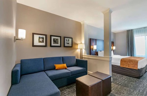 Tupelo Hotel | Tupelo King Suite w/Pool & Gym