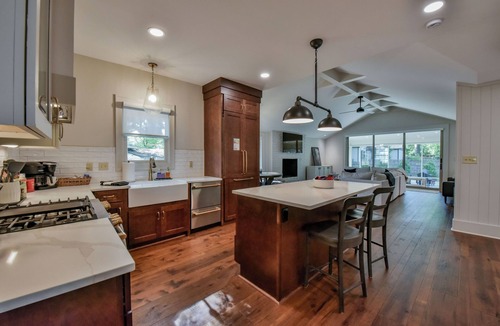 Tuscaloosa House | Tuscaloosa Charmer - Walk to Bryant Denny Stadium, The Strip, & Downtown!