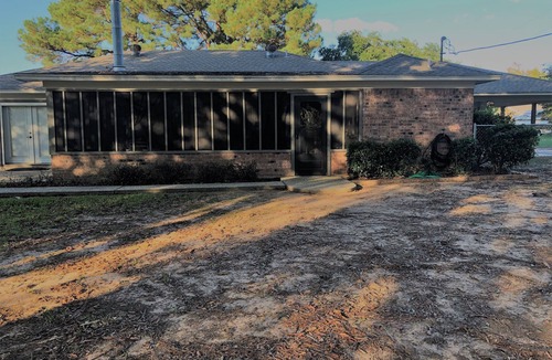 Smith County House | Twin Pines Lake House with direct access to water.