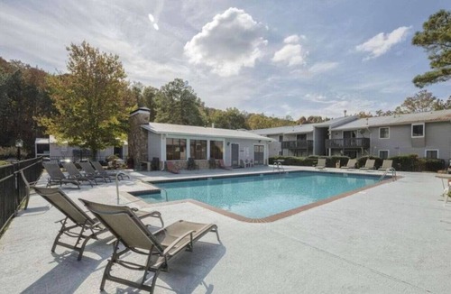 Vestavia Hills Apartment | Two Bedroom in Homewood, Minutes from Samford!