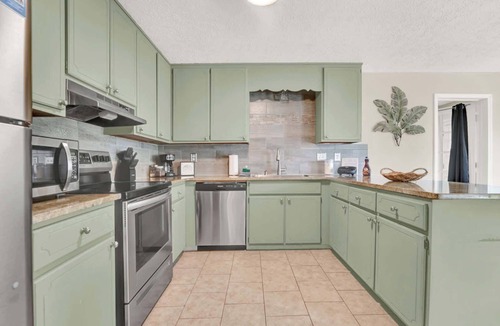 Lynn Haven House | Two Spaces in One Main House and Guest House 25 Min to PCB