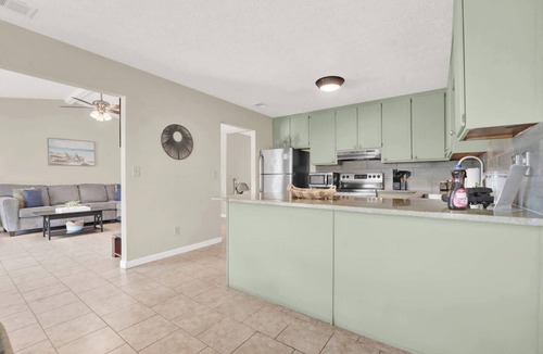 Lynn Haven House | Two Spaces in One Main House and Guest House 25 Min to PCB