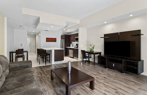 Doral Villa | Two-Story 3BR Villa w/Kitchen | Pool, Spa & Gym