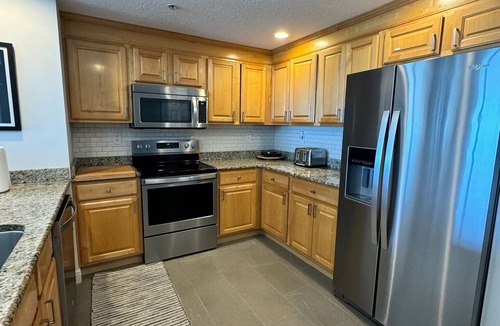 Daytona Beach Shores Condo | TWO WEEKS IN AUGUST NOW AVAILABLE Nicest Condo in Daytona Beach. Don't miss out!