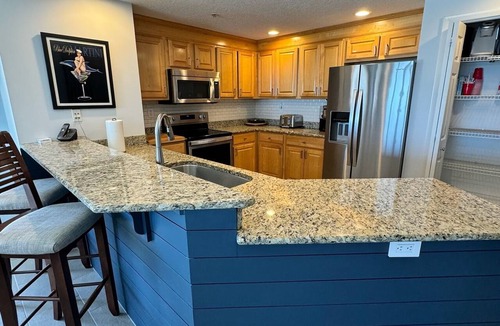 Daytona Beach Shores Condo | TWO WEEKS IN AUGUST NOW AVAILABLE Nicest Condo in Daytona Beach. Don't miss out!