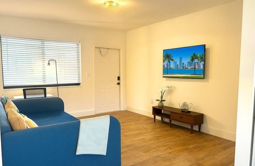 The Roads Apartment | U2 Cozy 1-Bedroom Miami · A/C & Parking · Steps from Vizcaya Metro and Brickell