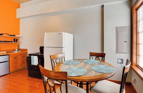 Marshall Apartment | Ultimate Convenience: Historic Dtwn Marshall Apt!