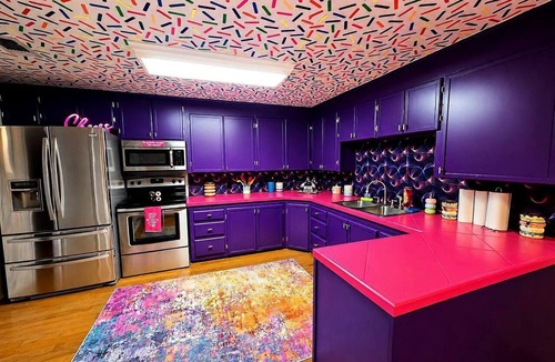 Lone Star House | Ultimate Girls’ Getaway House with Hot Tub, Movie Room & Margarita Machine in Lone Star, Texas