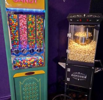 Lone Star House | Ultimate Girls’ Getaway House with Hot Tub, Movie Room & Margarita Machine in Lone Star, Texas