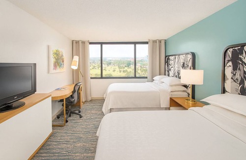 Seybold Hotel | Ultimate Miami Experience! Walk to Miami International Airport!