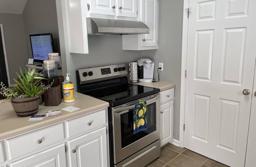 Oxford House | Ultimate rental for Ole Miss sports and graduation - 1 mile from sports venues!