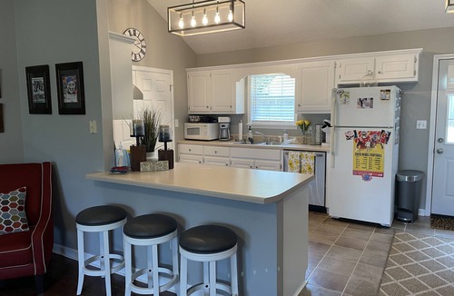 Oxford House | Ultimate rental for Ole Miss sports and graduation - 1 mile from sports venues!