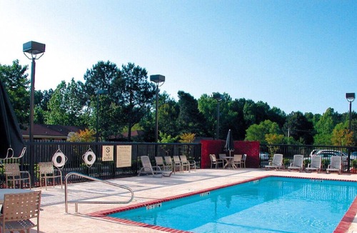 Tupelo House | Ultimate Retreat for Your Next Leisure Trip! -S