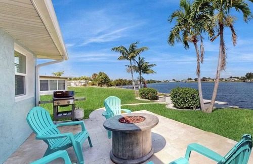 Port Charlotte House | Ultimate Waterfront Getaway with 2 Private Docks, Pool, Free Waterpark Tickets