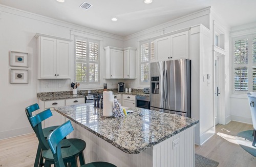 Forest District House | Under New Management |Pet Friendly | new golf cart & bikes included| Sleeps 8