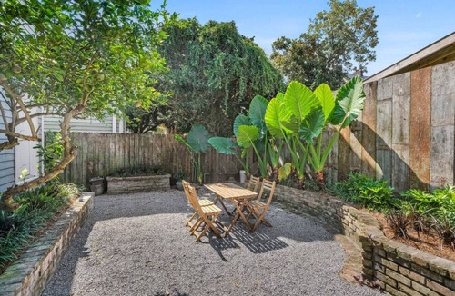 Irish Channel House | Under The Oaks 2 - NOLA 2BR/1BA