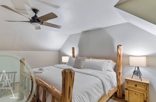 Streetman Cabin | Union Lodge | 10 Acres | Waterfront | Recreation
