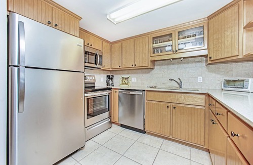 Sunnyside House | UNIT 117! SLEEPS UP TO 5!