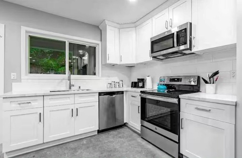 Freetown - Port Rico House | Unit B Freetown Blueplex Downtown Lafayette 2br/2.5ba