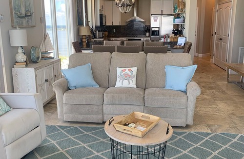 Navarre Beach Condo | Unobstructed Panoramic Views of Aqua-marine Waters & Sugar-white Gulf Beaches