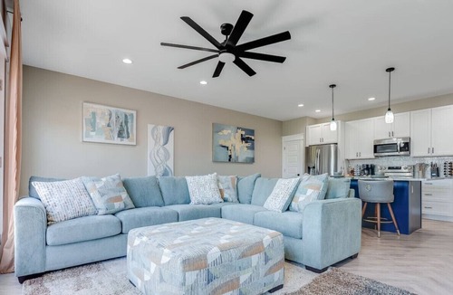 Upper Grand Lagoon House | Up to 18 Guests 6-Bed Retreat w/Pickleball Court