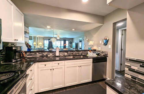 Panama City Beach Condo | Updated 3/3 Edgewater Villa, Guaranteed Clean!