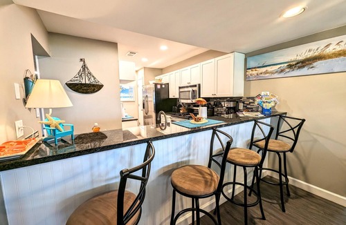 Panama City Beach Condo | Updated 3/3 Edgewater Villa, Guaranteed Clean!