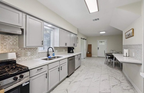 Bridge City House | Updated 5 bedroom home in Bridge City