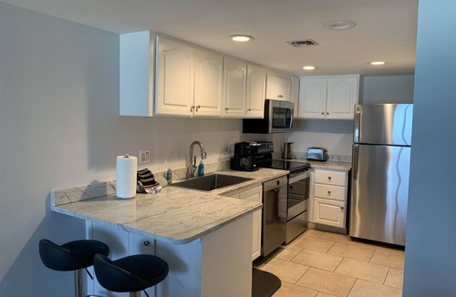 Sunnyside Condo | Updated Condo in Midrise Building. Directly On Beach. Beautiful View!
