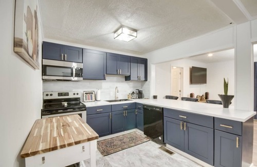 Greenwood House | Updated Greenwood Cottage< 1 Mi to Dtwn!