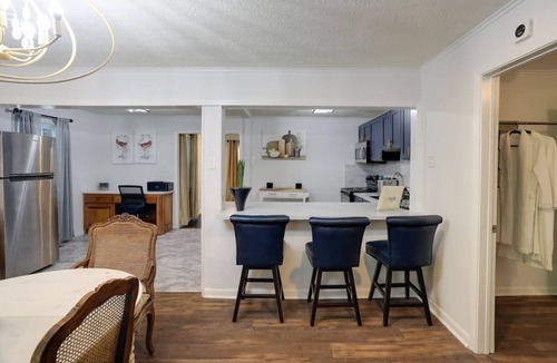 Greenwood House | Updated Greenwood Cottage< 1 Mi to Dtwn!