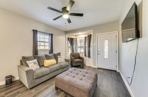 Texarkana House | Updated Home 2 Mi to Downtown Texarkana!