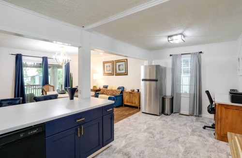 Greenwood House | Updated North Greenwood Cottage < 1 Mi to Dtwn!