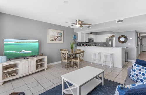 Destin Condo | Upgraded 5th Flr Pelican Beach Resort -1 bedroom - On the beach-