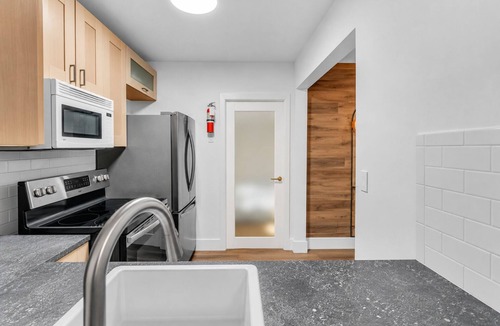 Biscayne Park House | Upscale 2-bedroom "Casita" 10 min away from Bal Harbor Beach, close to mall.