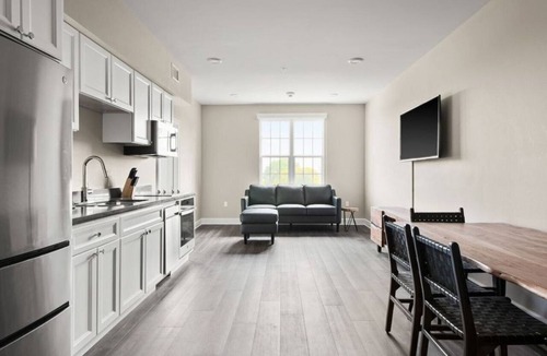 New Orleans Hotel | Upscale 2BR Retreat with Pool in NOLA