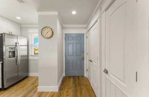 Sunnyside Condo | Upscale, Remodeled & Gulf-Front. Quiet West End PCB/30A. NO Crowds - Beach Svc!