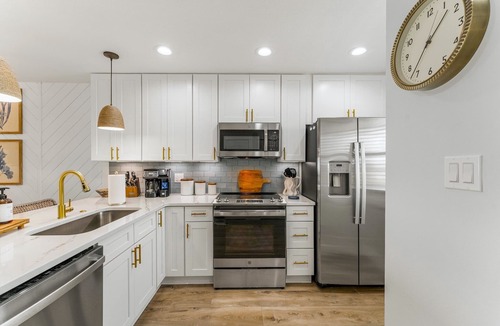 Sunnyside Condo | Upscale, Remodeled & Gulf-Front. Quiet West End PCB/30A. NO Crowds - Beach Svc!