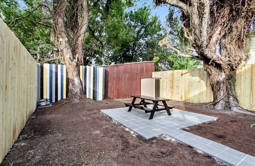 West Riverside House | Uptown Getaway - Stroll to Magazine Street!
