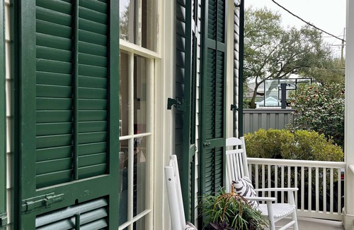Touro House | UPTOWN HOME, 1/2 block to Magazine St. & steps to St. Charles Ave, SLEEPS 6!