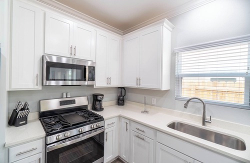 South Pensacola House | Urban Vista & Flat | Family Friendly